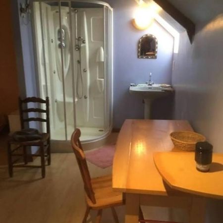 Chambre Chez L'Habitant Rueyres Екстер'єр фото