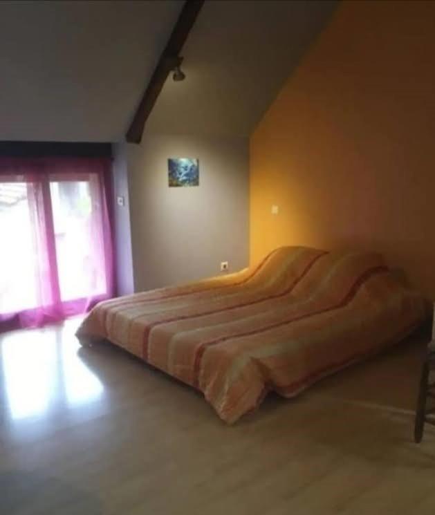 Chambre Chez L'Habitant Rueyres Екстер'єр фото