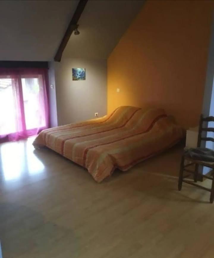 Chambre Chez L'Habitant Rueyres Екстер'єр фото